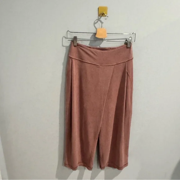 Lululemon Wide Leg High Rise Crop Pants in Spiced Chai, Size 4 - Picture 6 of 13